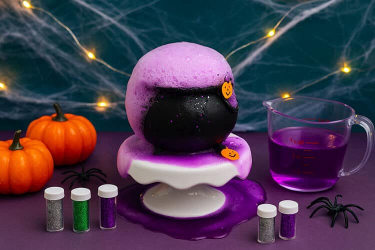Fizzy Witch Cauldron Halloween fizzy science experiment
