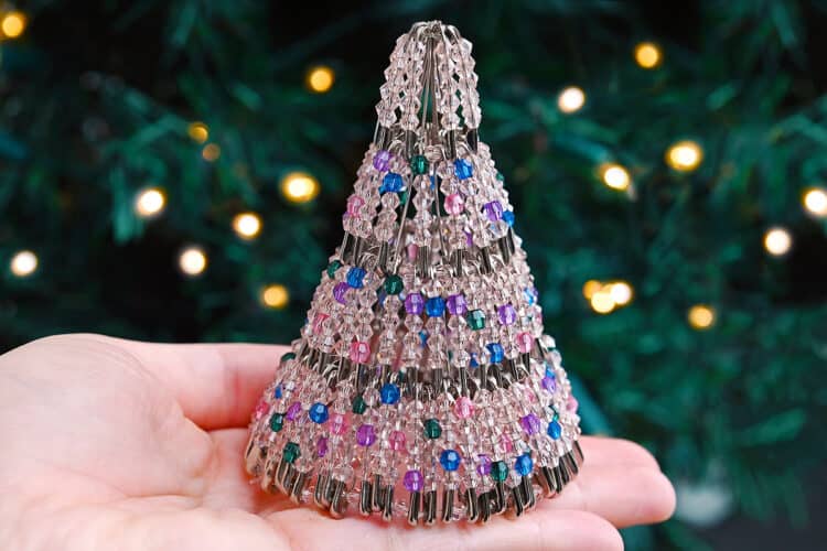 How to Make a Safety Pin Christmas Tree