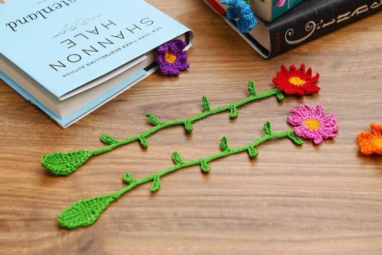 Crochet Bookmark Free pattern for a crochet flower bookmark
