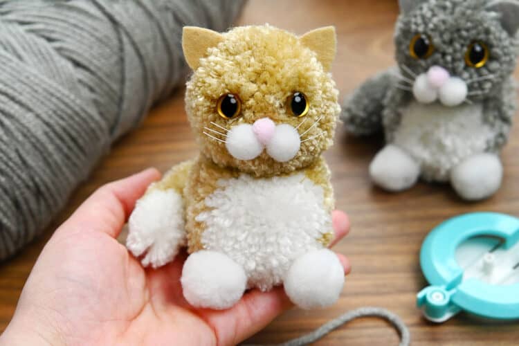 Yarn Pom Pom Cat