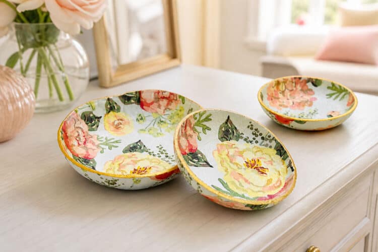 Air Dry Clay Bowls DIY air dry clay bowls with napkin pattern