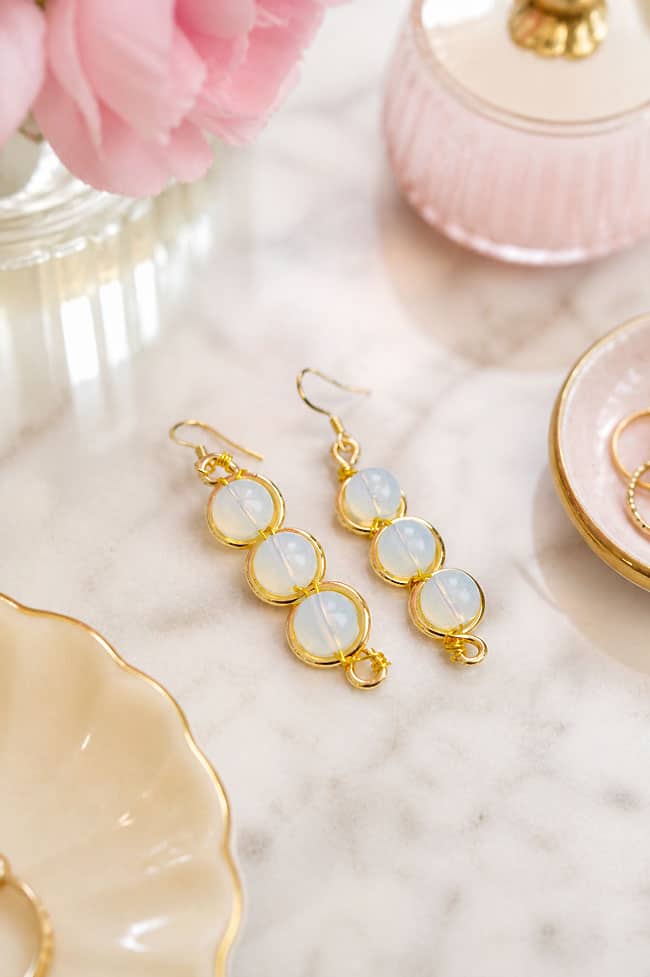 Wire Wrapped Earrings Tutorial Beautiful wire wrapped earrings with moonstone
