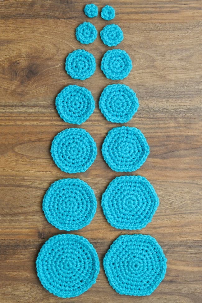 Comparison of the 2 styles of crochet circle