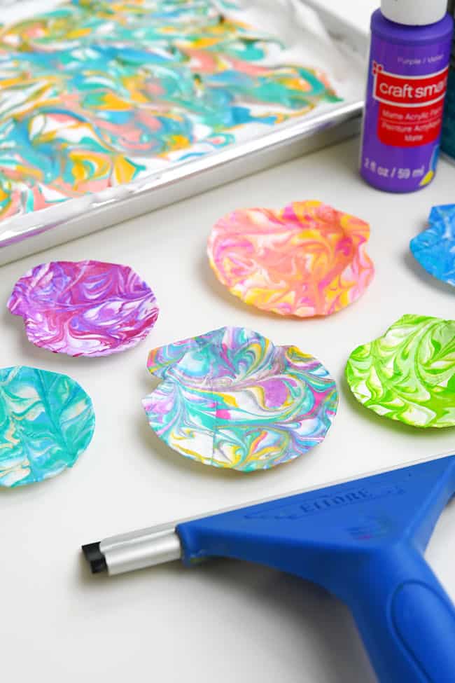 Seashell Crafts Colourful marbled seashells with craft supplies to make more