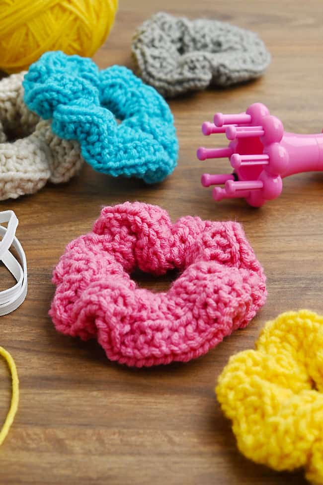 Loom Knit Scrunchie Pattern DIY scrunchies made on a knitting loom